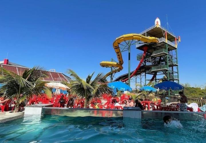 Апартаменти Piazza Diroma C/ Acqua Park - Viaggio Locacoes Por Temporada Калдас-Новас Екстер'єр фото