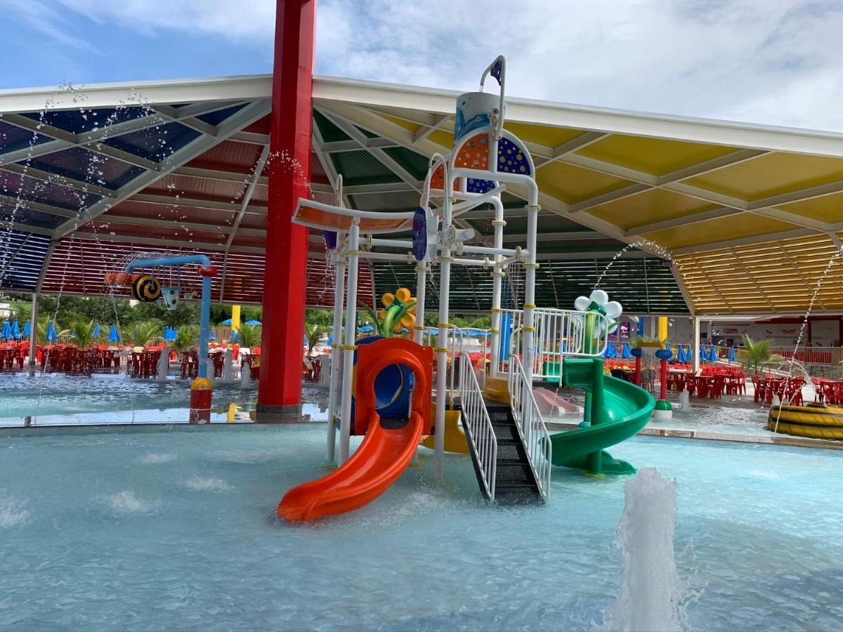 Апартаменти Piazza Diroma C/ Acqua Park - Viaggio Locacoes Por Temporada Калдас-Новас Екстер'єр фото
